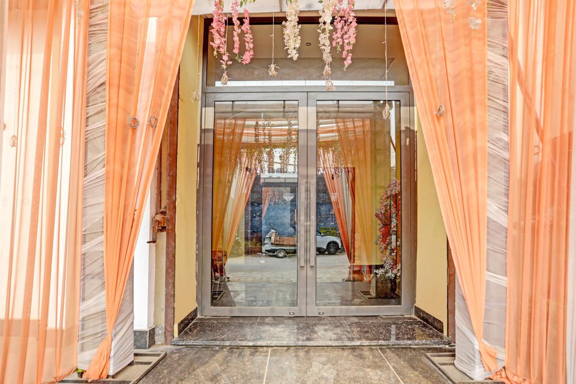 Hotel O Miraas Hotel And Banquet Hall Ludhiana Eksteriør bilde