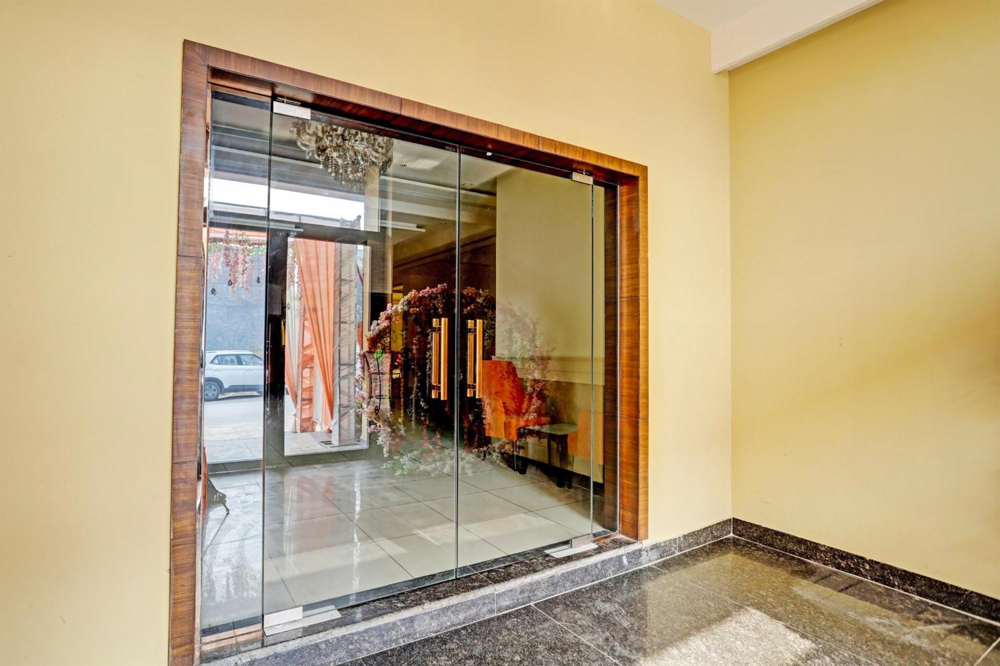 Hotel O Miraas Hotel And Banquet Hall Ludhiana Eksteriør bilde